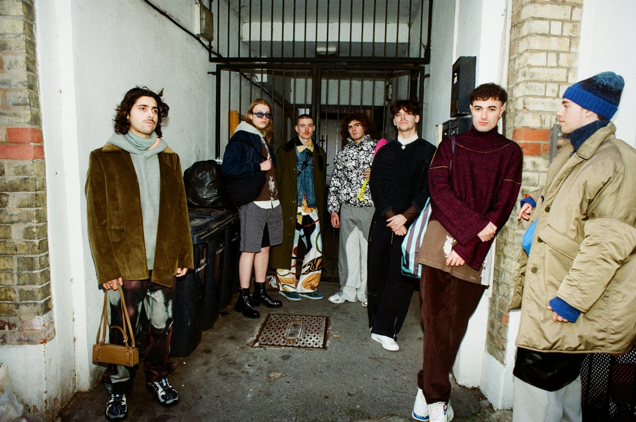 EDITORIAL AW22-05: GEEZERS NEED EXCITEMENT - MACHINE-A