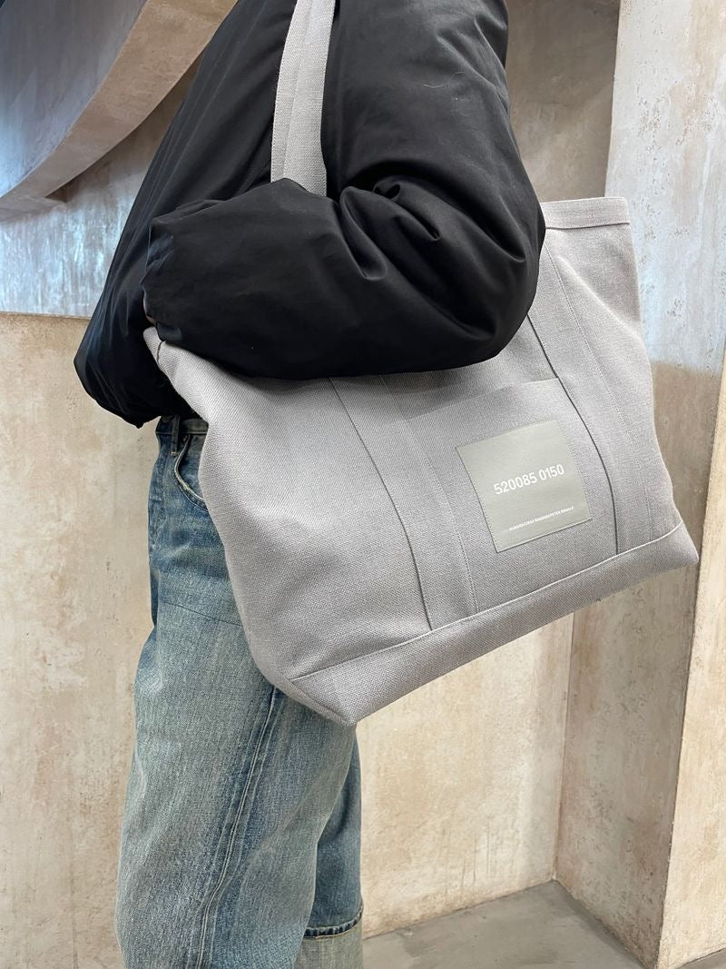 KVADRAT - Techincolour Fleck Totebag  - SS25 - Grey