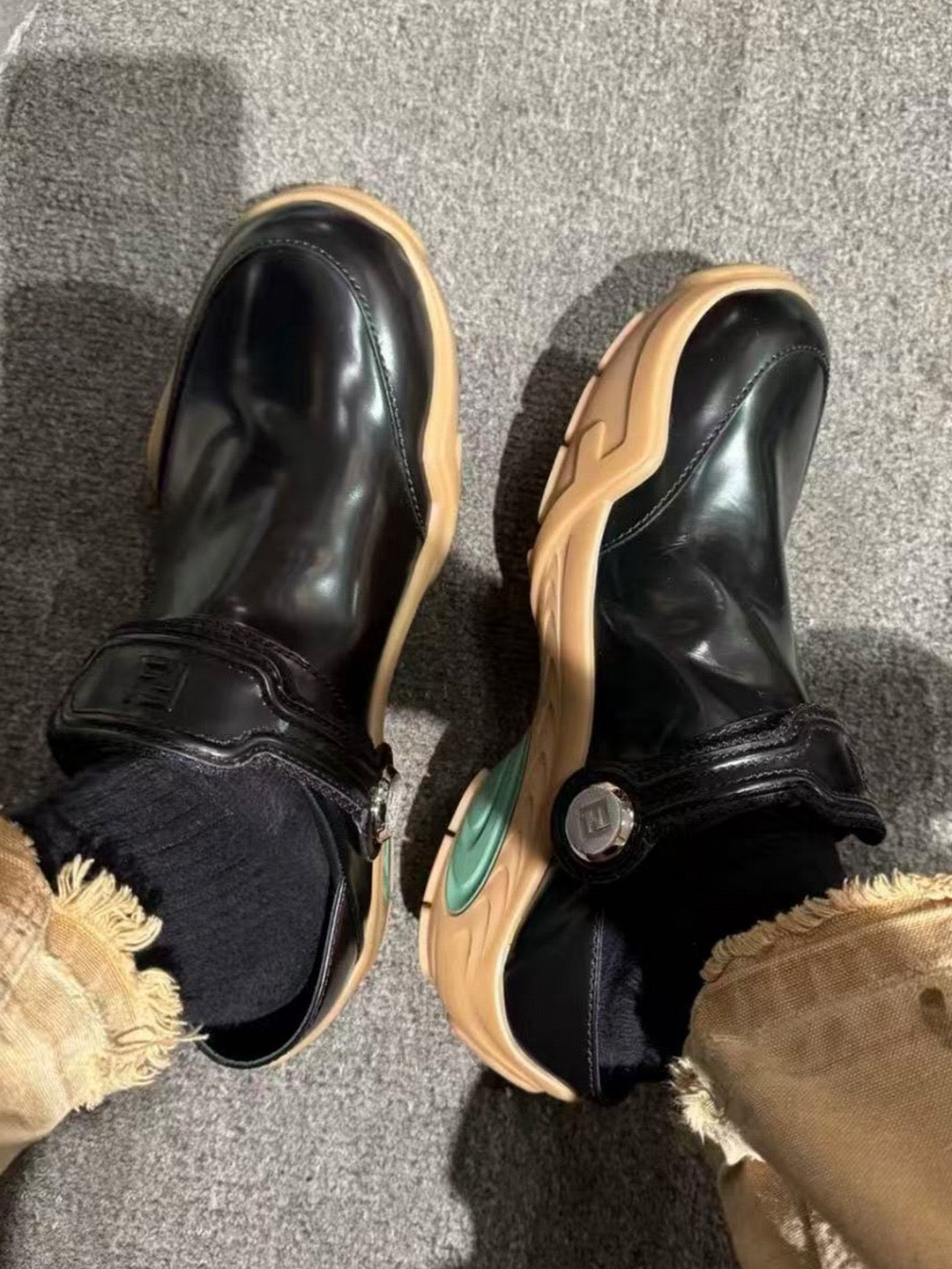 Fendi Nero Leather Clog Slippers