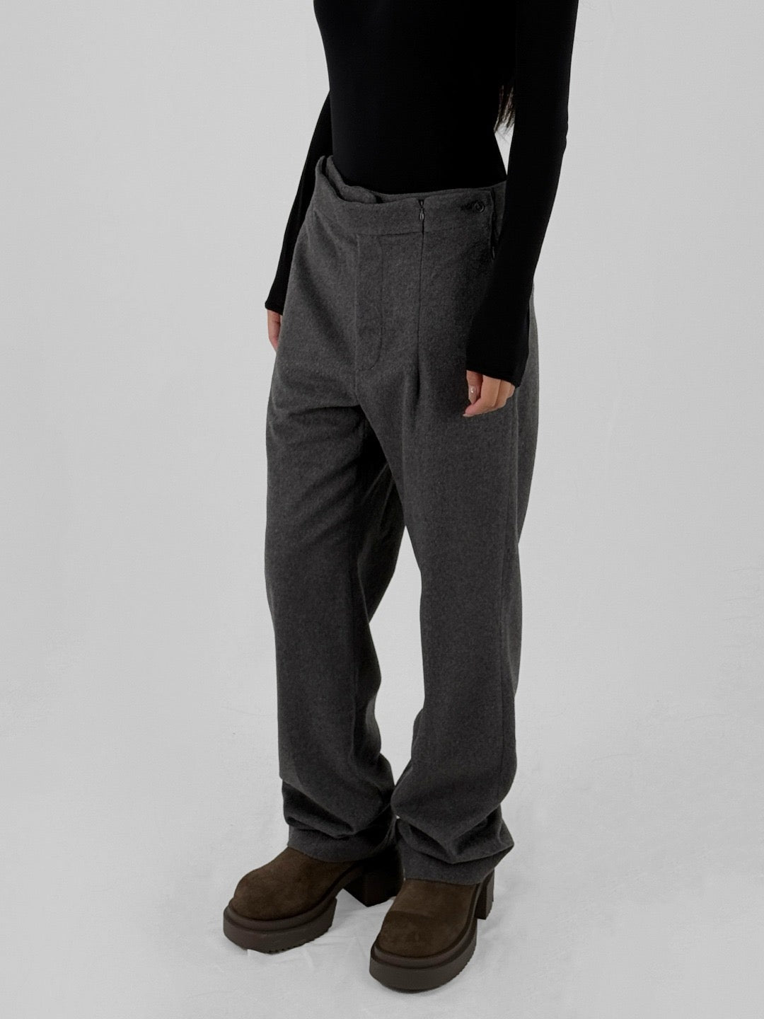 JUNTAE KIM - Tailored Flower Trousers - AW25 - GREY