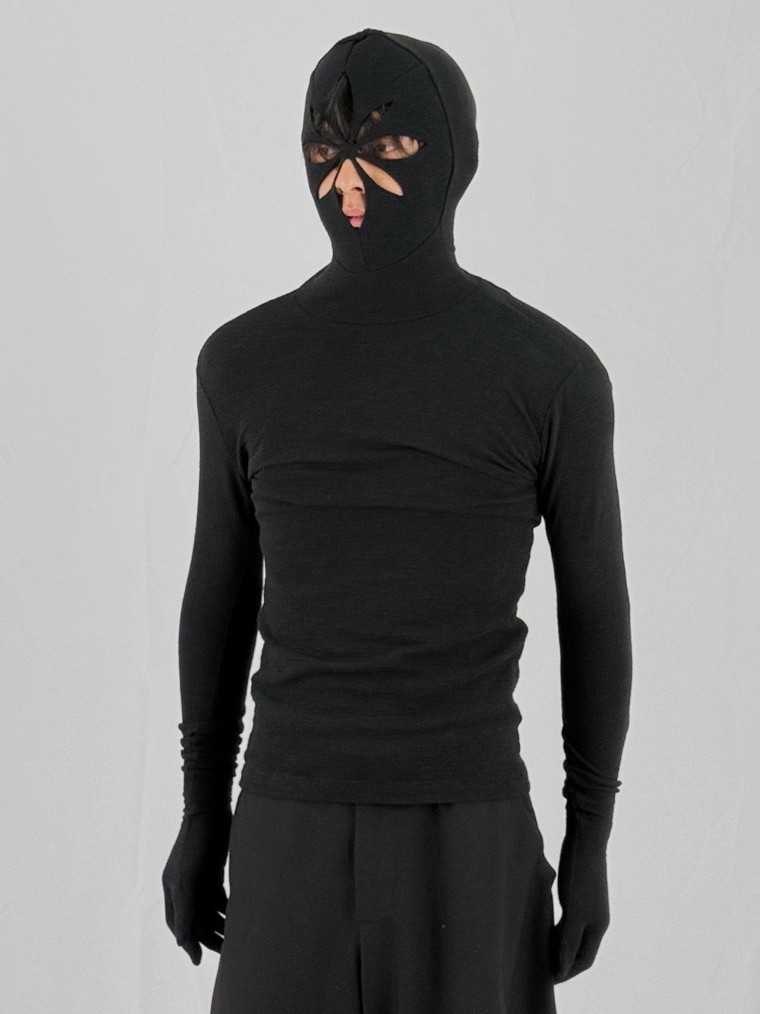 Kusikohc - Mask Tight Light Ls T-Shirt - AW24 - BLACK