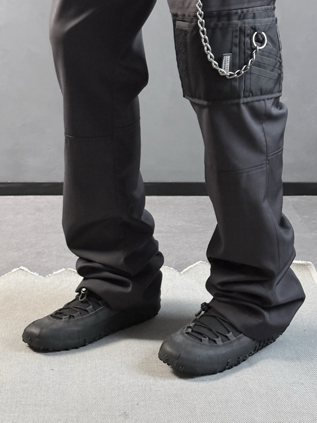 LEMAIRE - Vibram Wrap On Sneakers - AW25 - BK991 ASPHALT