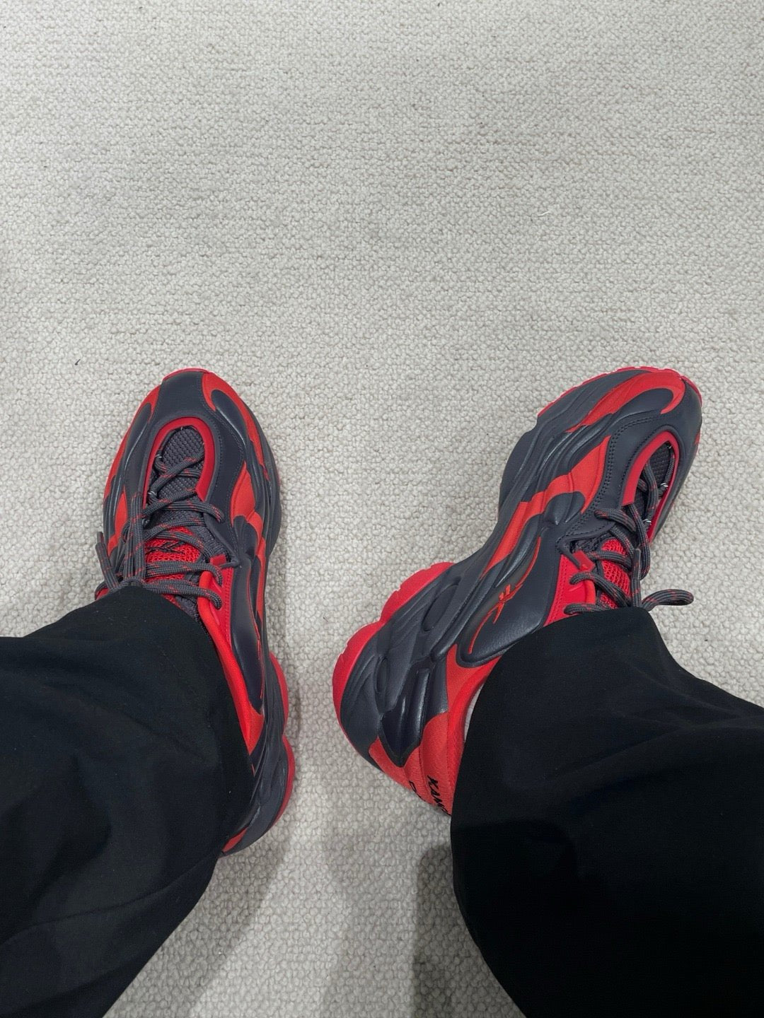 Reebok Black Red Dmx Run 6 Modern Sneakers - MACHINE-A