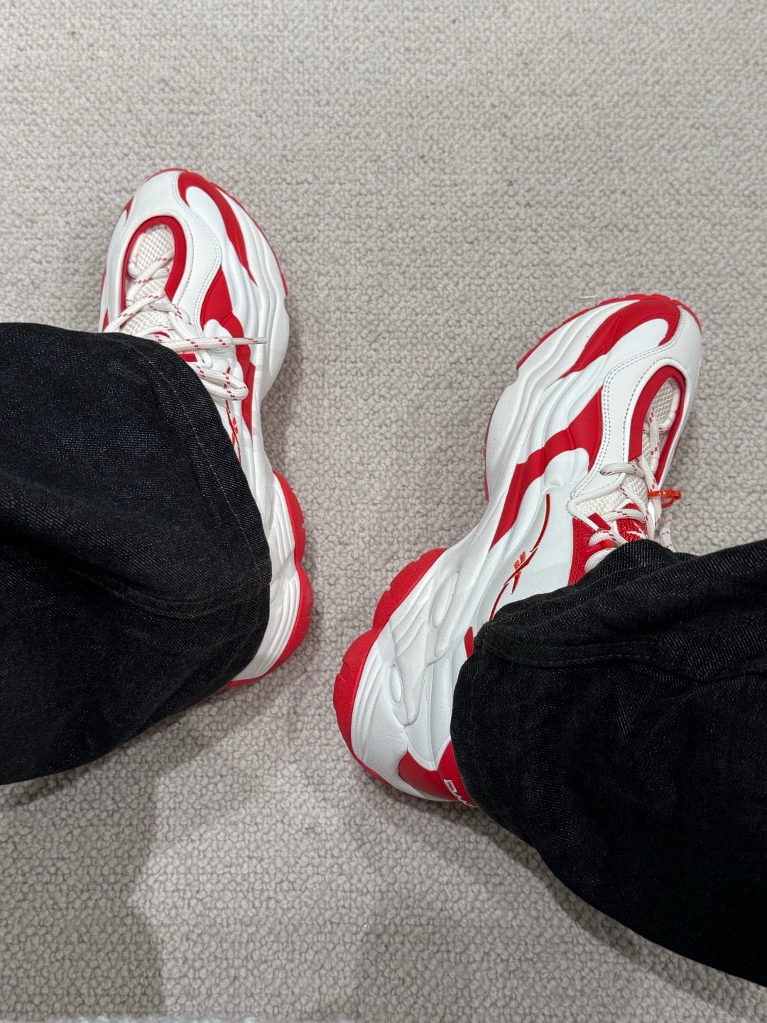 REEBOK White Red Dmx Run 6 Modern Sneakers - MACHINE-A