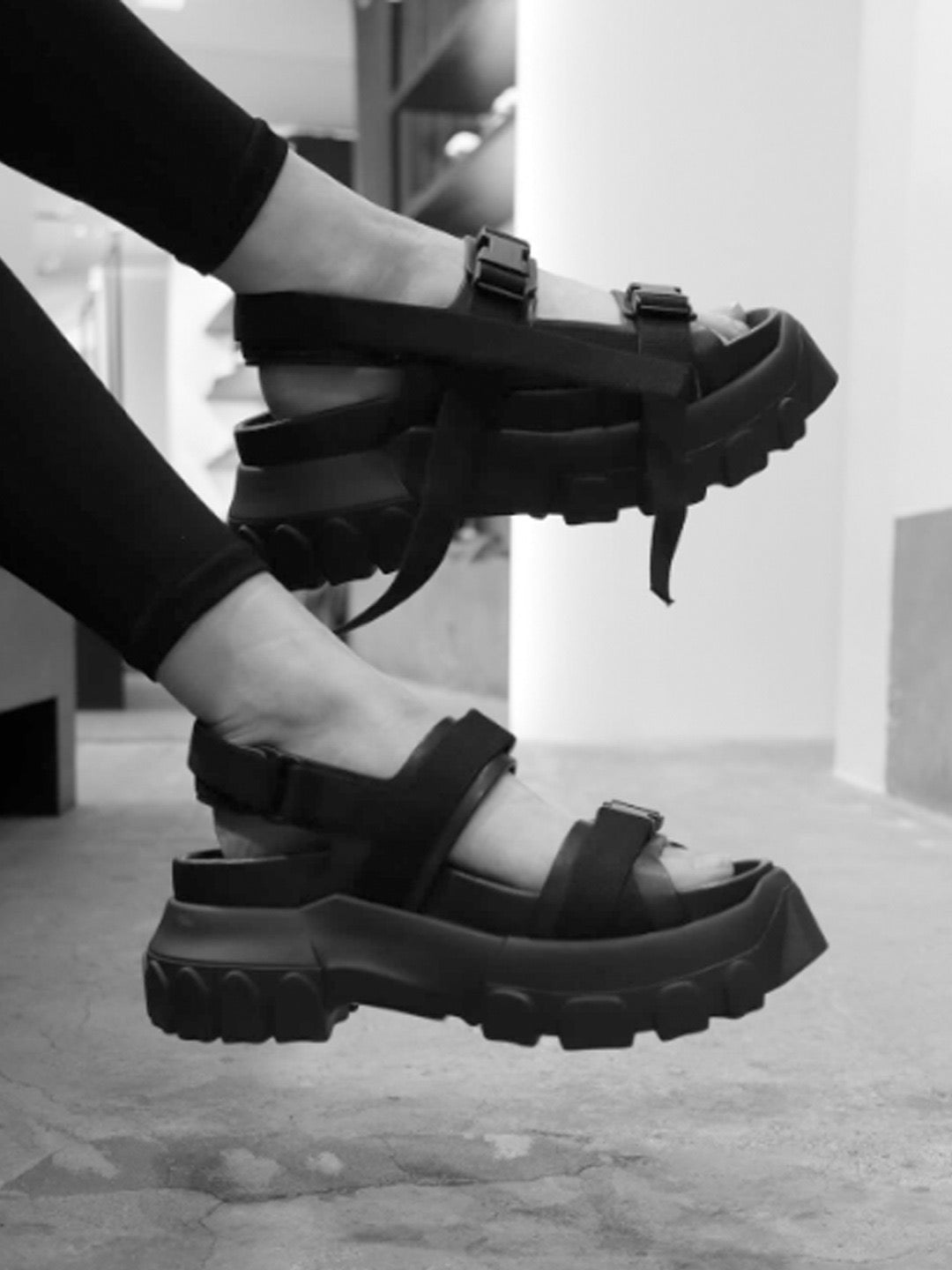 RICK OWENS - Men's Leather Tractor Sandal - SS24 - BLACK